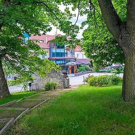 Rustikal Hotel 3*