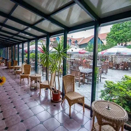 Hotel Rustikal 3*
