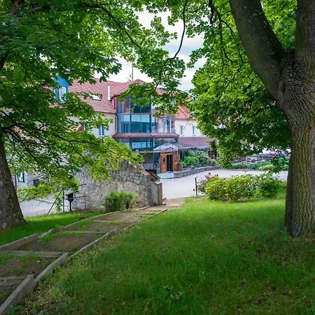 Rustikal 3*